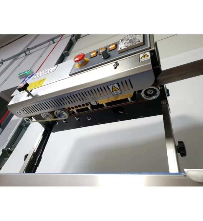ZGRZEWARKA DO FOLII Z TAŚMOCIĄGIEM FRBM-770II